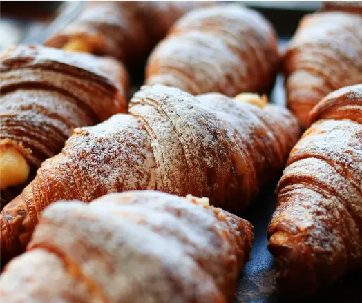In our bakery you can enjoy fresh baked goods, comfy ! - 球友会
